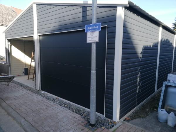 Plechová moderná garáž ROLL UP 7x9m