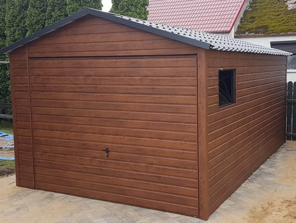 Plechová garáž 3,5 × 5 m – Orech | Sedlová strecha | Škridloplech