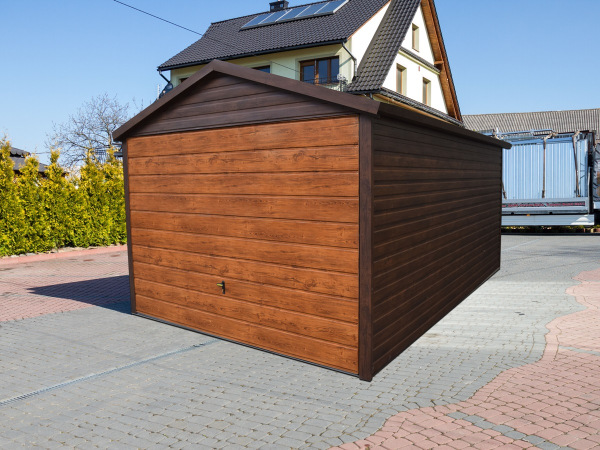 Plechová garáž 4LINE 3 × 5 m s výklopnou bránou 1