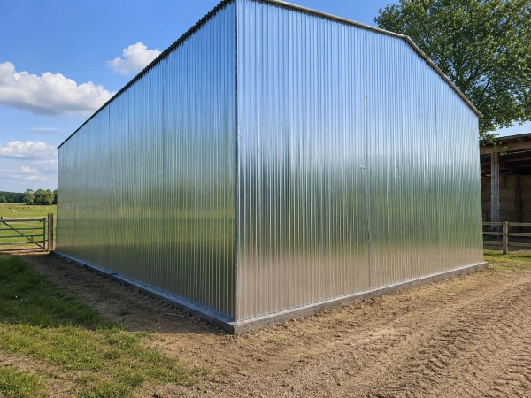 Montovaná plechová hala 12×8 m pozinkovaná s dvoma bránami 3×3,5 m 4