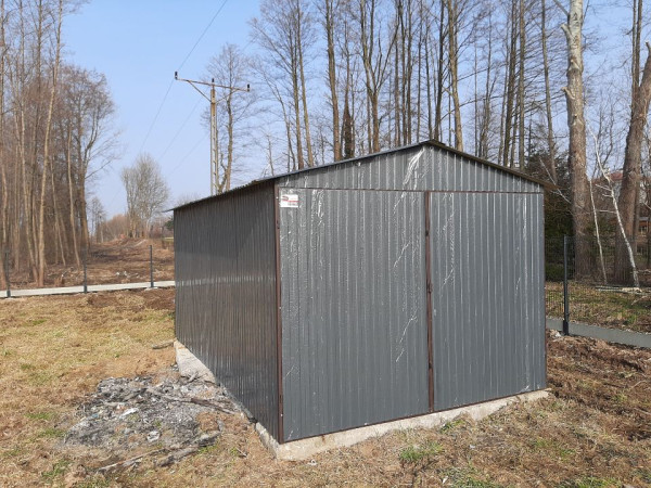 Plechová garáž 3×5 m - sedlová strecha - RAL7016 1