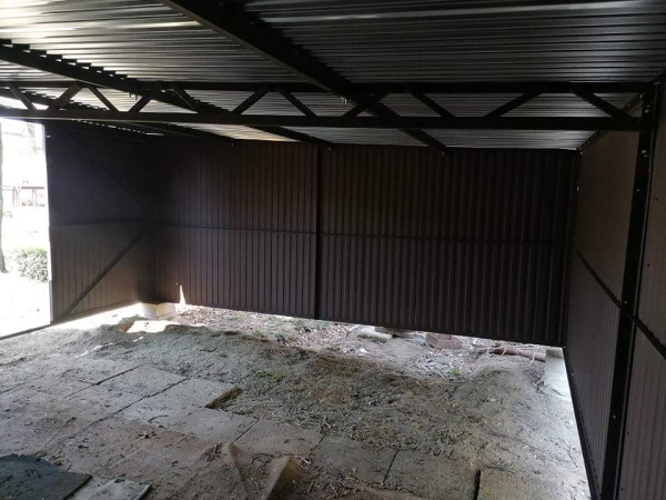 Plechová garáž 2. triedy 6×6 m – priestranná garáž alebo sklad za výhodnú cenu 7