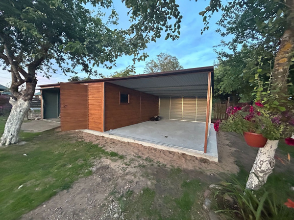 Plechová garáž 3×5 m zlatý dub + kolňa 3×5 m + prístrešok 4 m (dovoz a montáž) 2