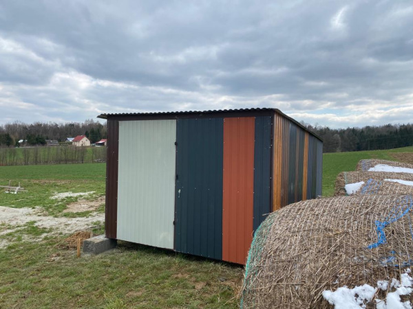 Plechová garáž 2. triedy 3×6 m – výhodná garáž s väčším priestorom 5