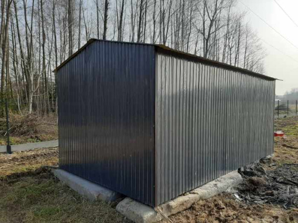 Plechová garáž 3×5 m - sedlová strecha - RAL7016 4