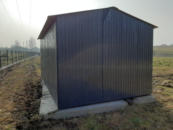 Plechová garáž 3×5 m - sedlová strecha - RAL7016 3