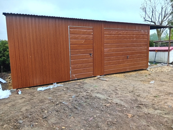 Plechová garáž ELEGANT 7×4 m + prístrešok 2×4 m – štýlové a funkčné riešenie 2