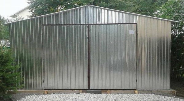 Plechová garáž 5×8 m – sedlová strecha