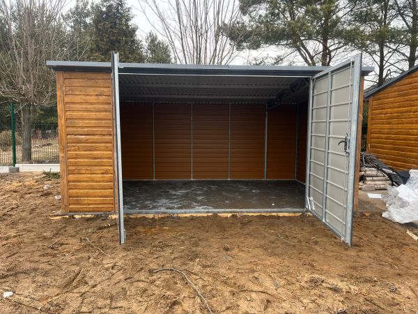 Záhradný domček 5×3 m Zlatý dub s dvojkrídlovou bránou RAL 7016 2