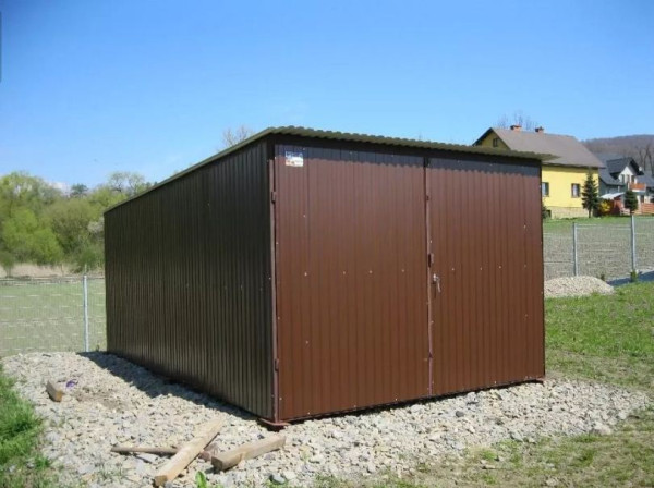 Plechová garáž 3x5m RAL8017 tmavá hnedá