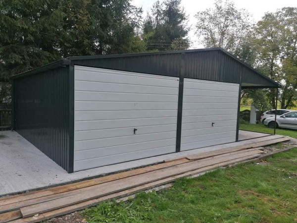 Montovaná plechová garáž 6×6 m + prístrešok 3×6 m s výklopnými bránami 1