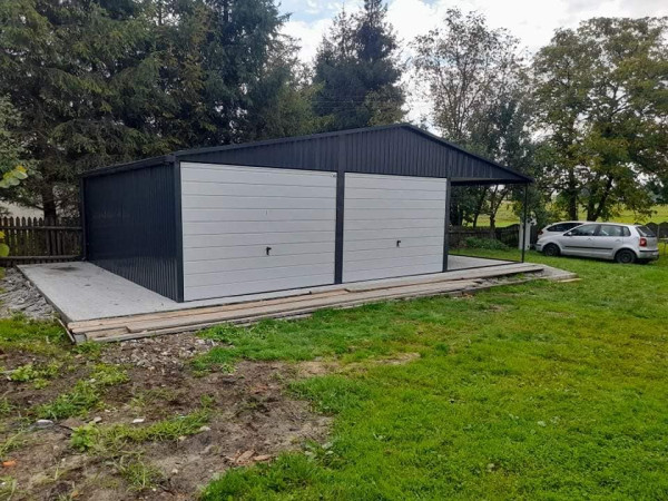 Montovaná plechová garáž 6×6 m + prístrešok 3×6 m s výklopnými bránami 5