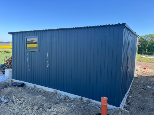 Plechová garáž 5×5 m – tmavý antracit (BTX 7016) 6