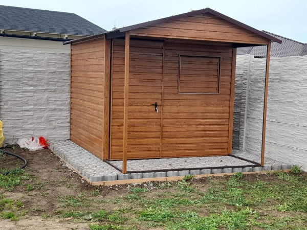 Záhradný domček s prístreškom 3x3 m + 1 m | Sedlová strecha | Drevo dekor 9