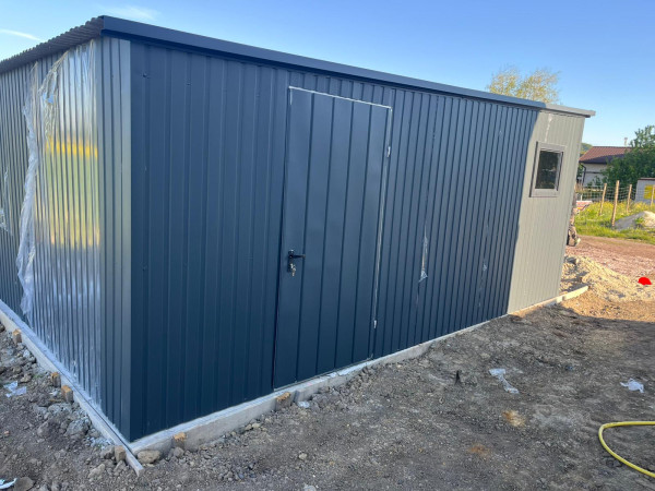 Plechová garáž 5×5 m – tmavý antracit (BTX 7016) 4