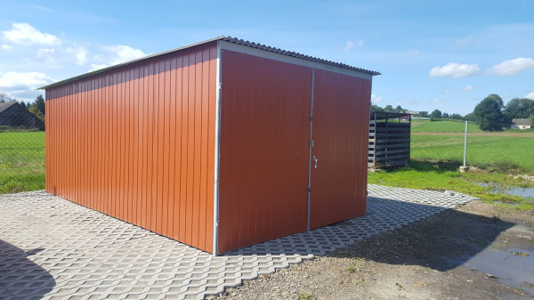 Plechová garáž 3x5m RAL8004 bledá hnedá