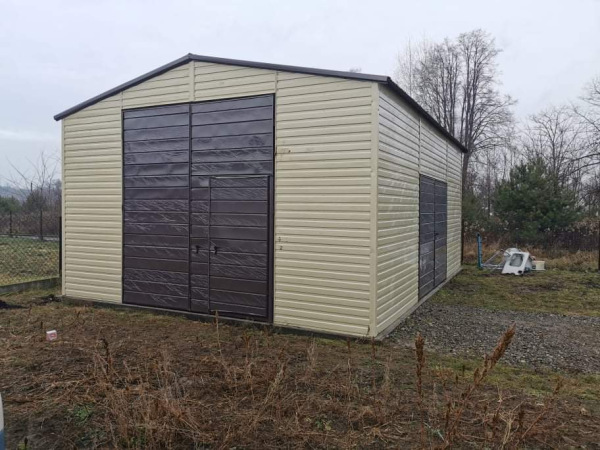 Plechová garáž / sklad 6×8 m – dvojspádová strecha, RAL 8017 (hnedá)