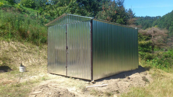 Plechová garáž 3x4 m – sedlová strecha | pozinkovaný plech 1