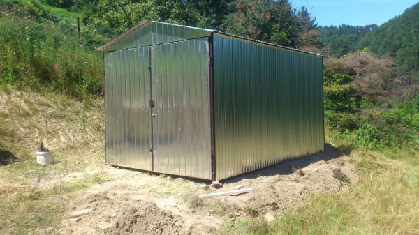 Plechová garáž 3x4 m – sedlová strecha | pozinkovaný plech 2
