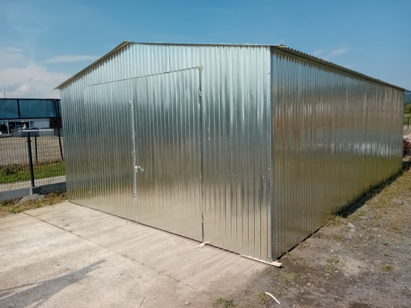 Plechová pozinkovaná hala 5×10 m – pevné riešenie za výhodnú cenu 1