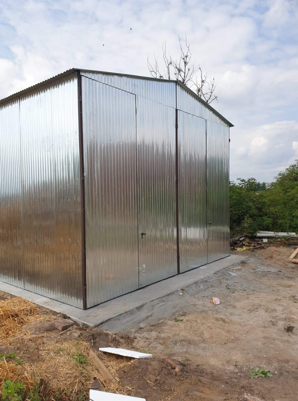 Montovaná pozinkovaná plechová hala 6×12 m – výška prejazdu 4 m