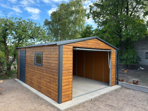 Plechová garáž 4×5,5 m – Zlatý dub / RAL 7016 1