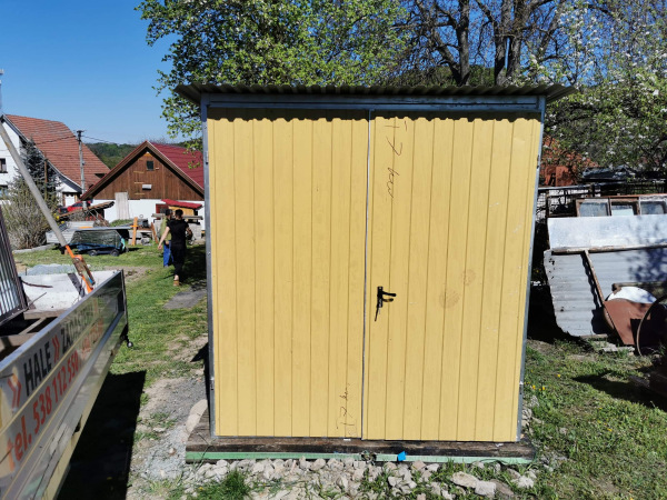 Plechová garáž 2x5 m piesková RAL1002 so spádom strechy dozadu 2
