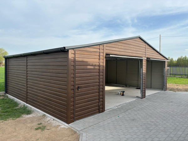 Plechová garáž 7,5×6 m – Sedlová strecha, tmavý orech / RAL 7016 1