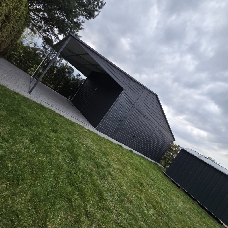 Plechová garáž Graphite Line 10x5 m s prístreškom 3x5 m 1