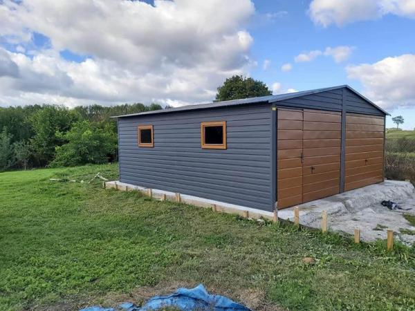Plechová garáž 6×6 m – Sedlová strecha | Zlatý dub + RAL 7016 3
