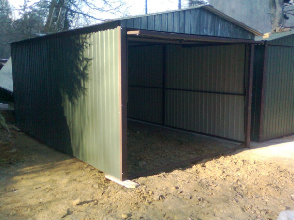 Plechová garáž 3x5 m – sedlová strecha | RAL6020 zelená 2