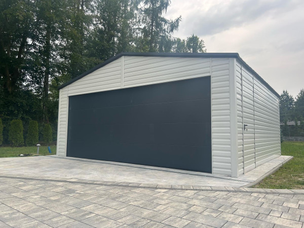 Plechová garáž 6 × 5,8 m so segmentovov bránou | SPG_0001 1