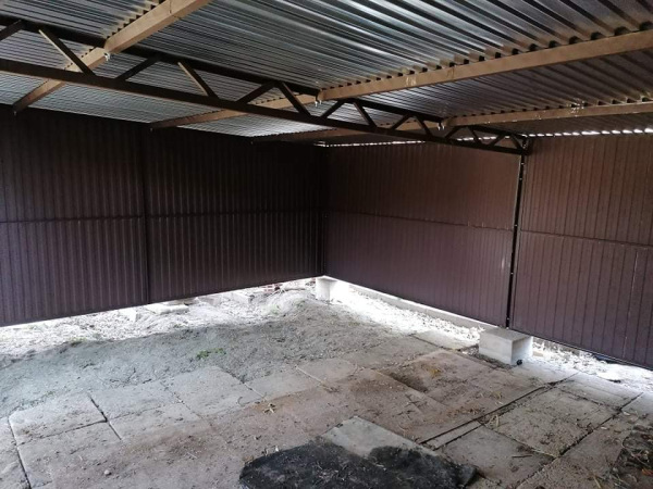 Plechová garáž 2. triedy 6×5 m – veľký úložný a garážový priestor 4