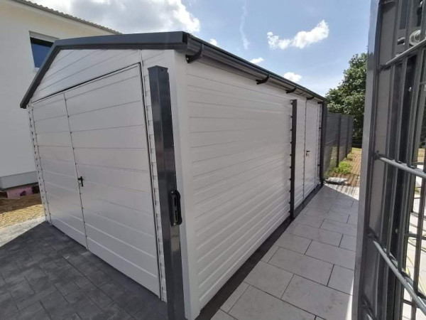 Plechová moderná garáž 4x6m so sedlovou strechou – RAL9002 2