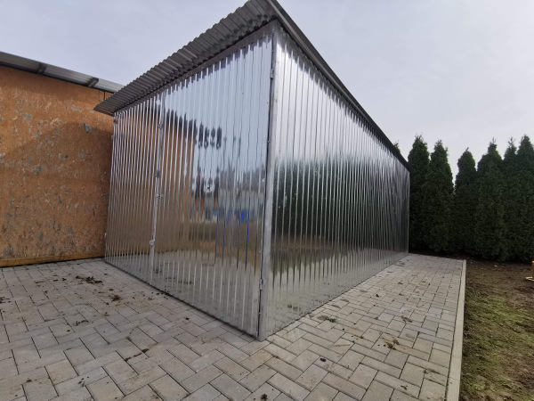 Pozinkovaná plechová garáž 3×5 m – klasika s montážou 1