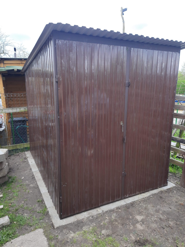 Plechová garáž 2x3 m RAL8017 tmavá hnedá 3