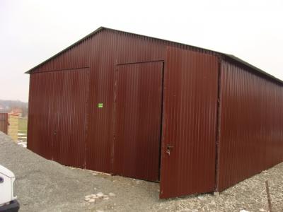 Plechová hala 7×8 m v tmavohnedej farbe – realizácia Liptovská Teplica